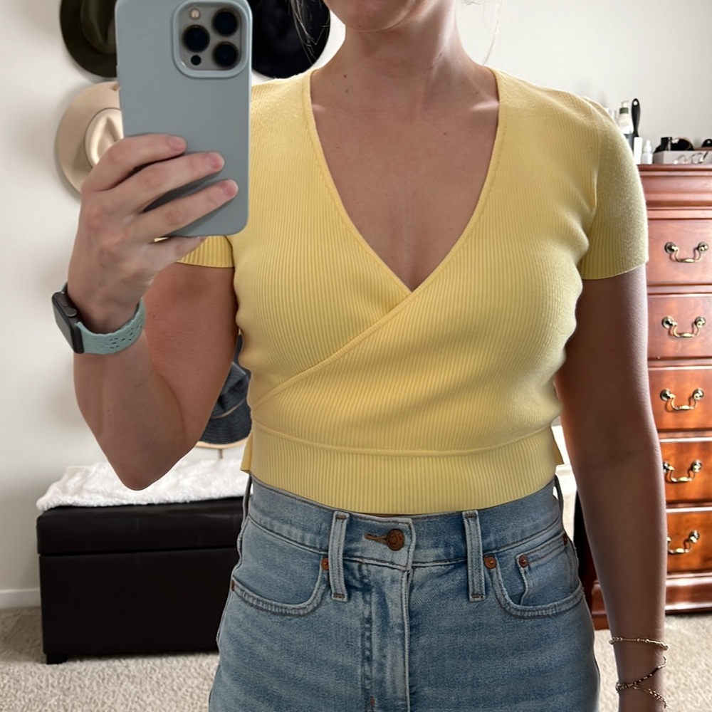 Price. Reduced! Wilfred - Crop Top - M (fits like a small)